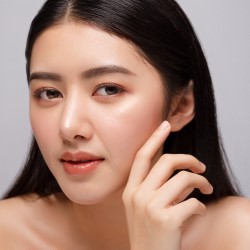 สูตรลัดหน้าเด็ก! ป้องกันและแก้รอยตีนกาง่ายกว่าที่คิด